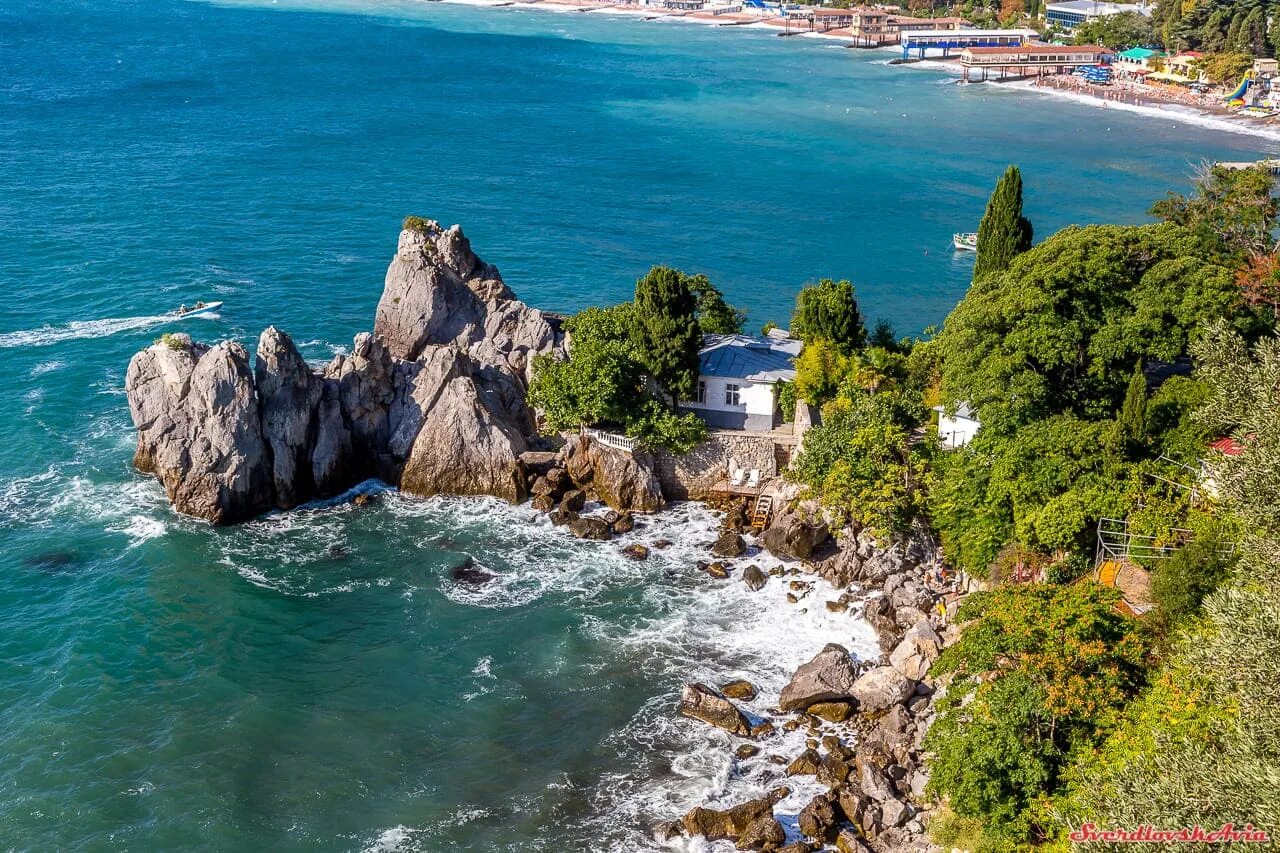 Посёлок гурзуф в крыму. Гурзуф. Гурзуф крым пляж 2021. Пос гурзуф крым. Южный берег крыма гурзуф.