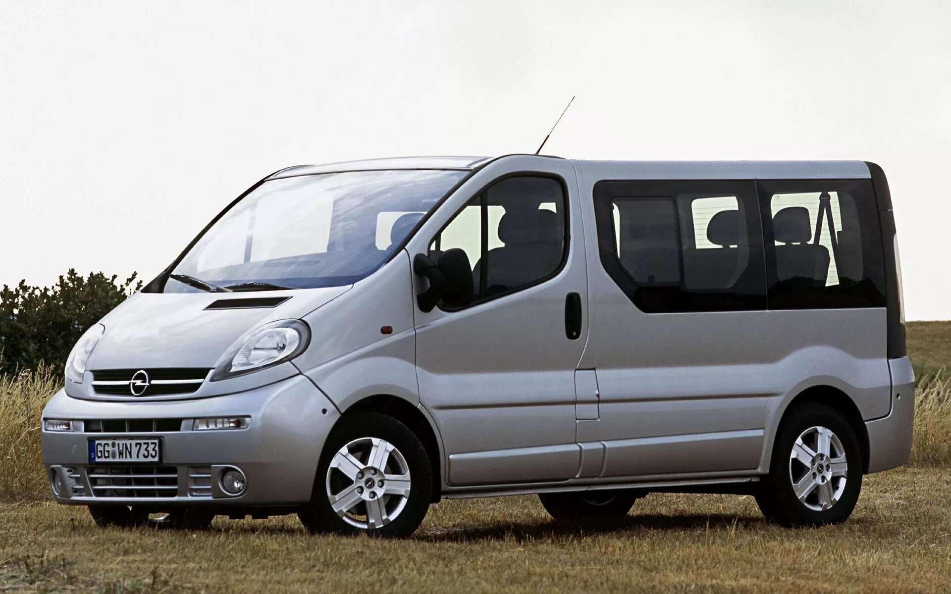 Opel vivaro купить. Opel Vivaro 2001. Опель микроавтобус Виваро. Опель Виваро 2006. Опель Виваро 1990.