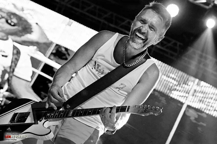 Пародия на шнура. Сергей шнуров и группировка ленинград. Дети поют шнурова. Сергей шнуров и группа ленинград. Шнуров 2002.