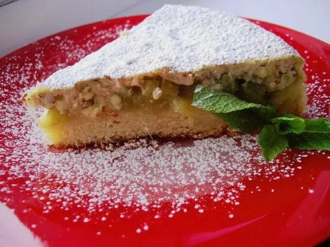 Пирог с ревенем. Пирожки из ревеня сладкие в духовке рецепт. Пирог с ревенем. Пирог из ревеня. Перевернутый пирог с ревенем.