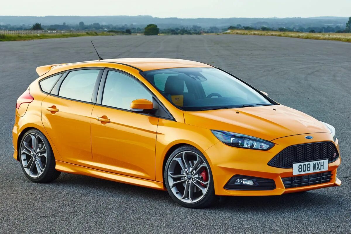 Ford focus 3 st 2012. Mclaren mp4-9. Теслы в ряд. Бмв минивэн 7 мест. Bmw минивэн 2021.