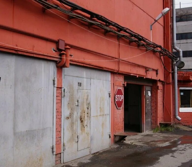 Инженерная 45 екатеринбург. Екатеринбург гаражный бокс. Мраморская 38 екатеринбург. Фронтовых бригад 7 екатеринбург. Гаражный бокс кирпичный.