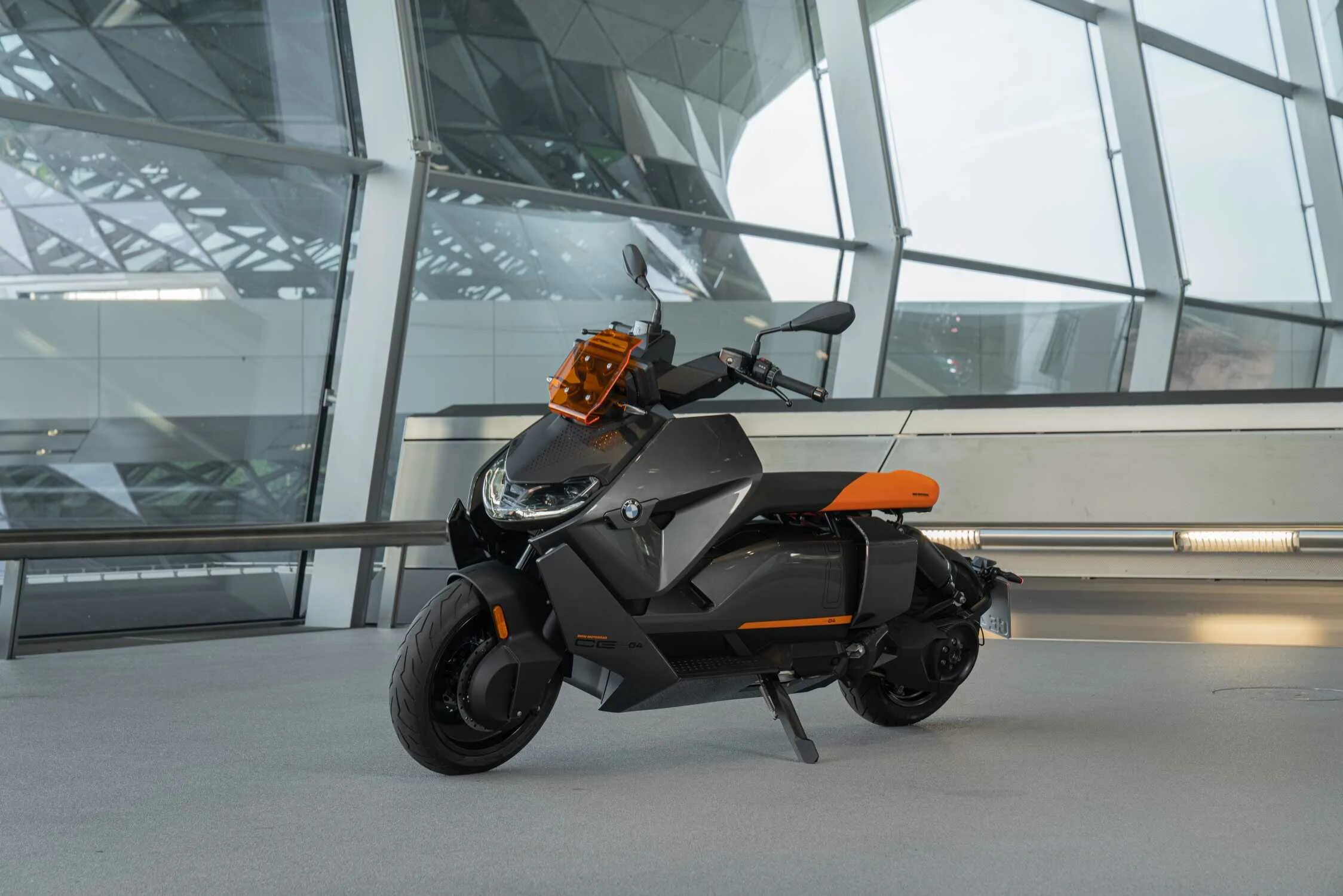 Bmw электромотоцикл ce 04. Бмв электромобиль 2022 скутер. Bmw ce. Скутер 2022. Скутер bmw ce04.