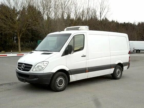 Купить мерседес рефрижератор. Mercedes-Benz Sprinter 315 CDI. Спринтер 315 кубов. Мерседес рефрижератор 614. Холодильная установка для Мерседес.