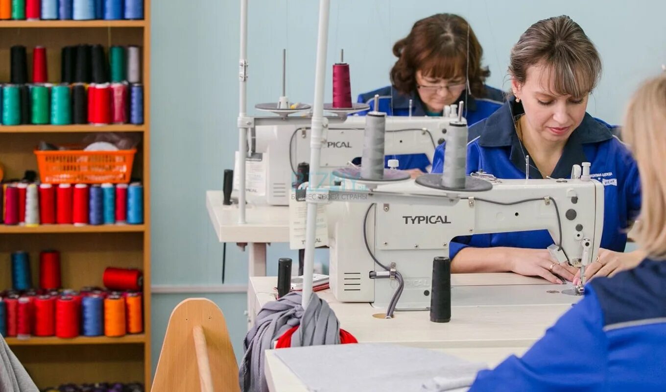 Сайт швейника. Швейная фабрика. Швейное производство. Фабрика по пошиву одежды. Швейная промышленность.