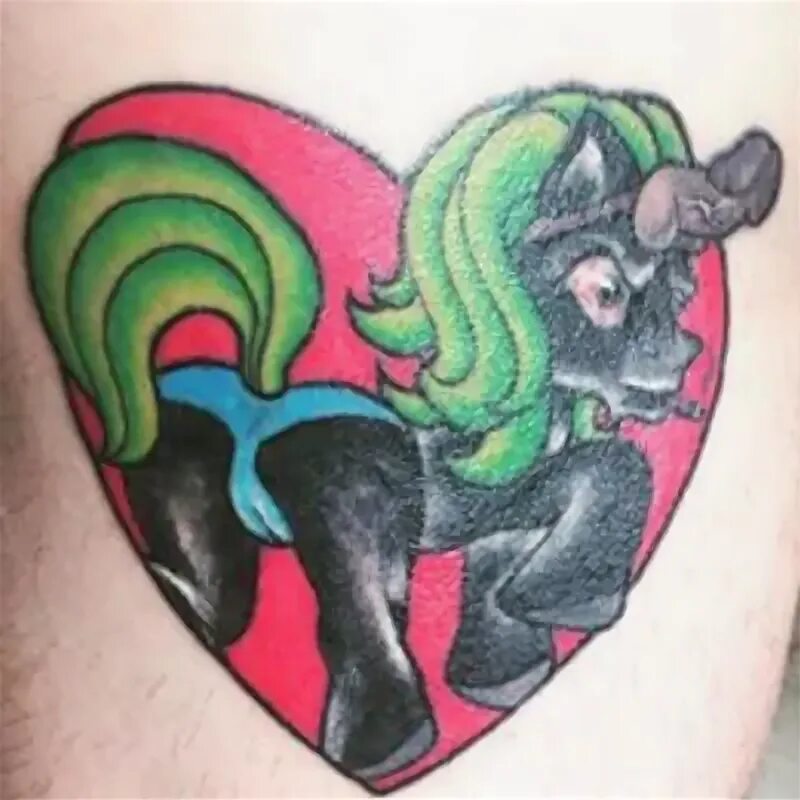 Пони страпони игрушка. Крокодилдо. Пони страпони тату джарахова. Тату пони. Пони страпони.