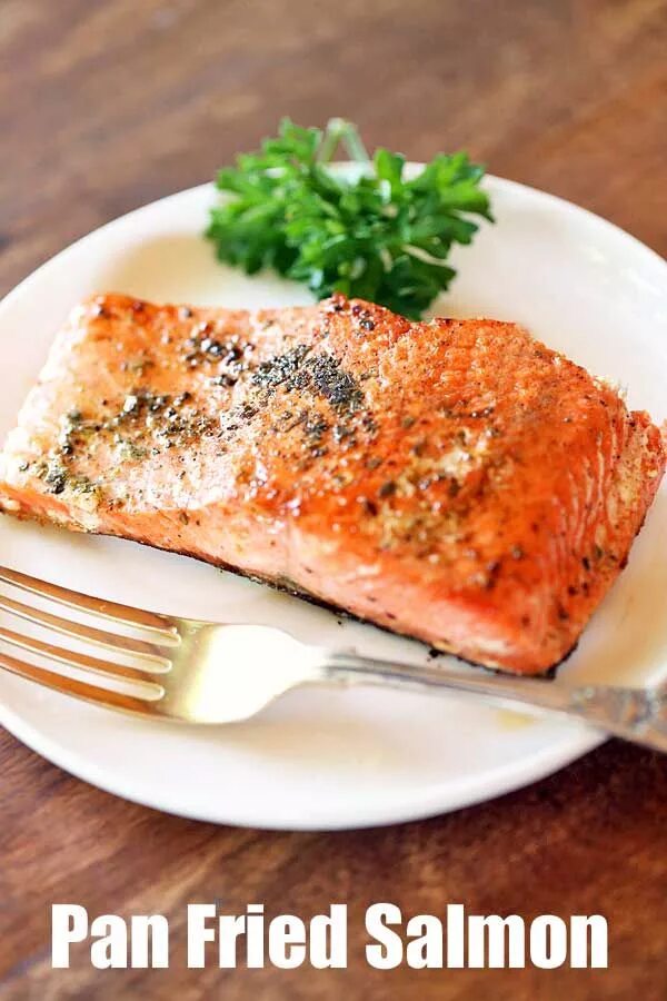 Pan-Fried Salmon fillet. Жареный лосось. Семга жареная. Филе семги жареное.