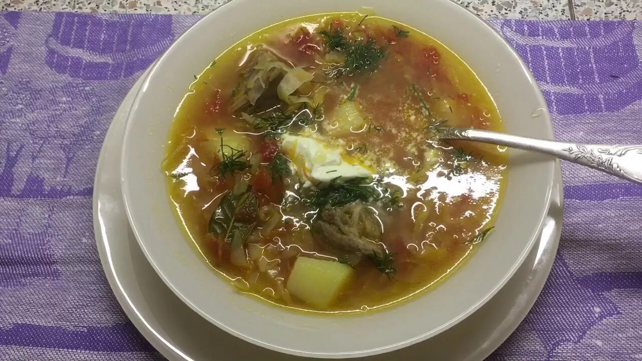 Щи с капустой. Щи из свежей капусты. Вкусные щи из свежей капусты. Щи из свежей капусты с говядиной.