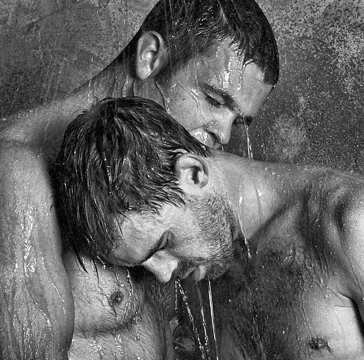 сэма роман. хорни арты по сверхъестественному. дин и сэм винцест. Stock photo happy human young gay. сем пара и друг.