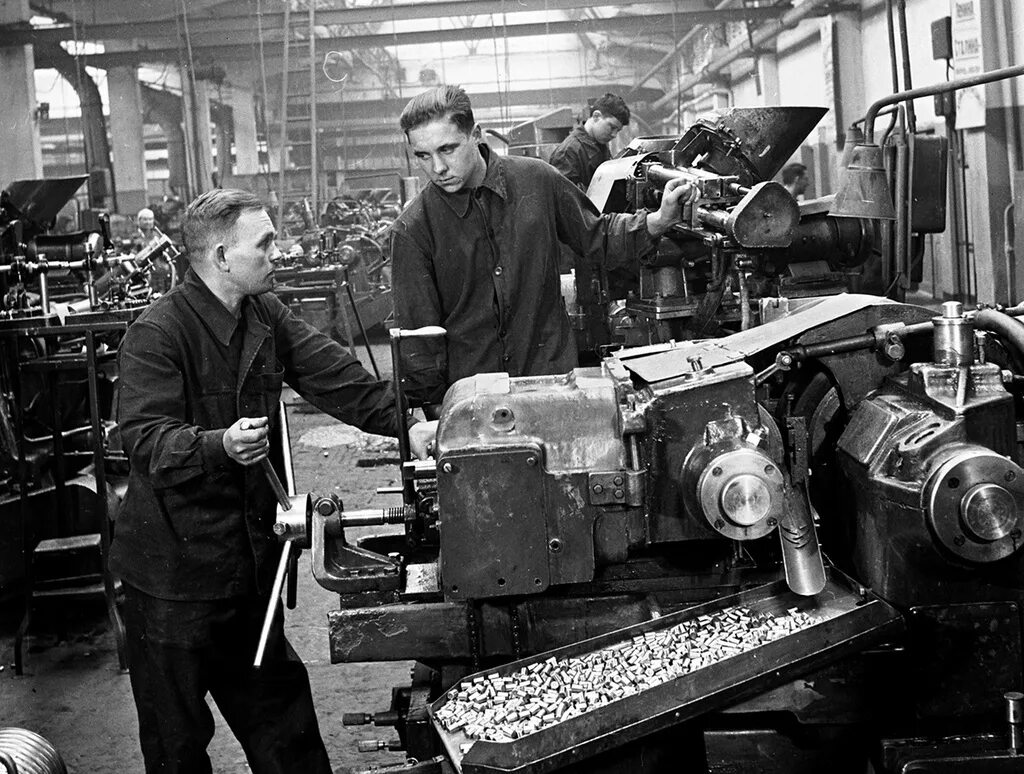 Е е промышленная. Е е промышленная. Челябинский магнитогорский металлургический комбинат 1932. Е е промышленная. Е е промышленная.