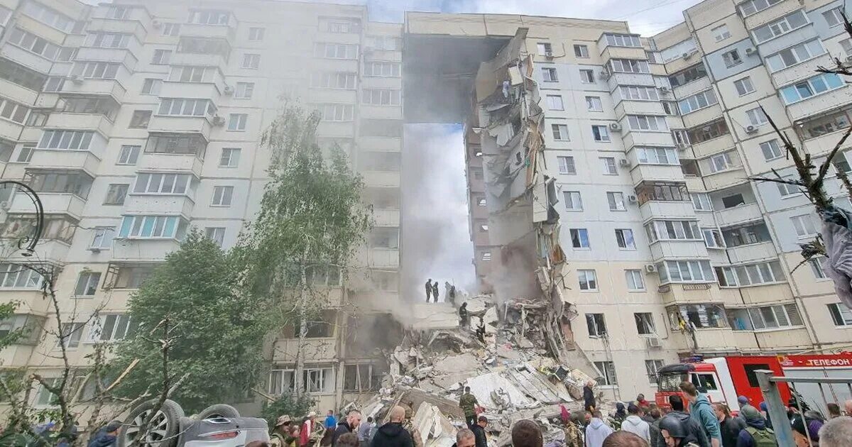 Белгород подвергся массированному обстрелу: момент двух прилетов ракет ВСУ попал