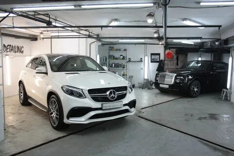 Empire detailing