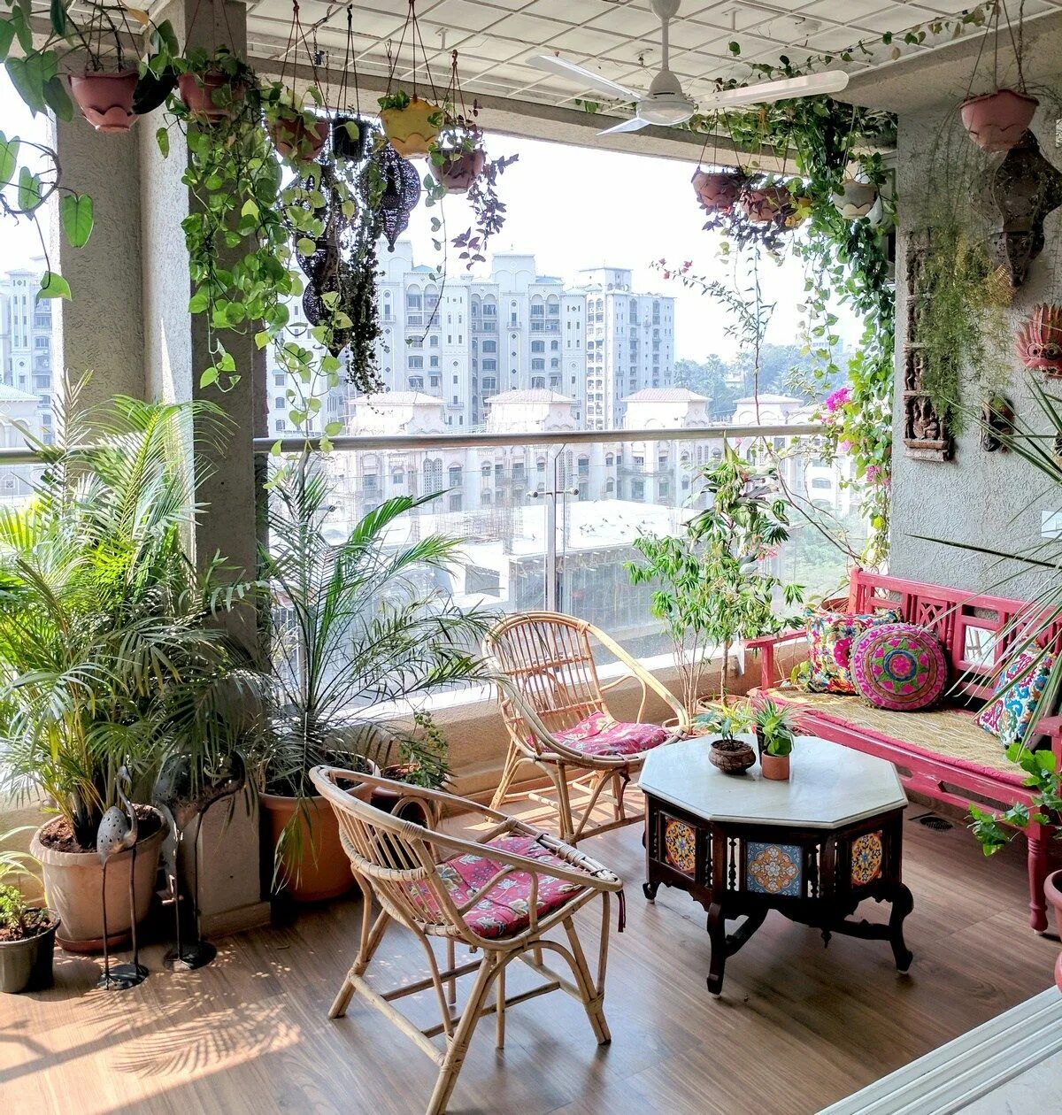 Balcony gardening. Красивые балконы с цветами. Украсить террасу цветами. Растения в интерьере террасы. Сад на балконе.