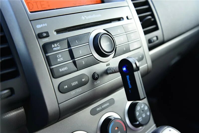 Car блютуз. Адаптер аукс Bluetooth для машины. Aux bt510. Блютуз для автомагнитолы через аукс. Аукс блютуз флешка для магнитолы.