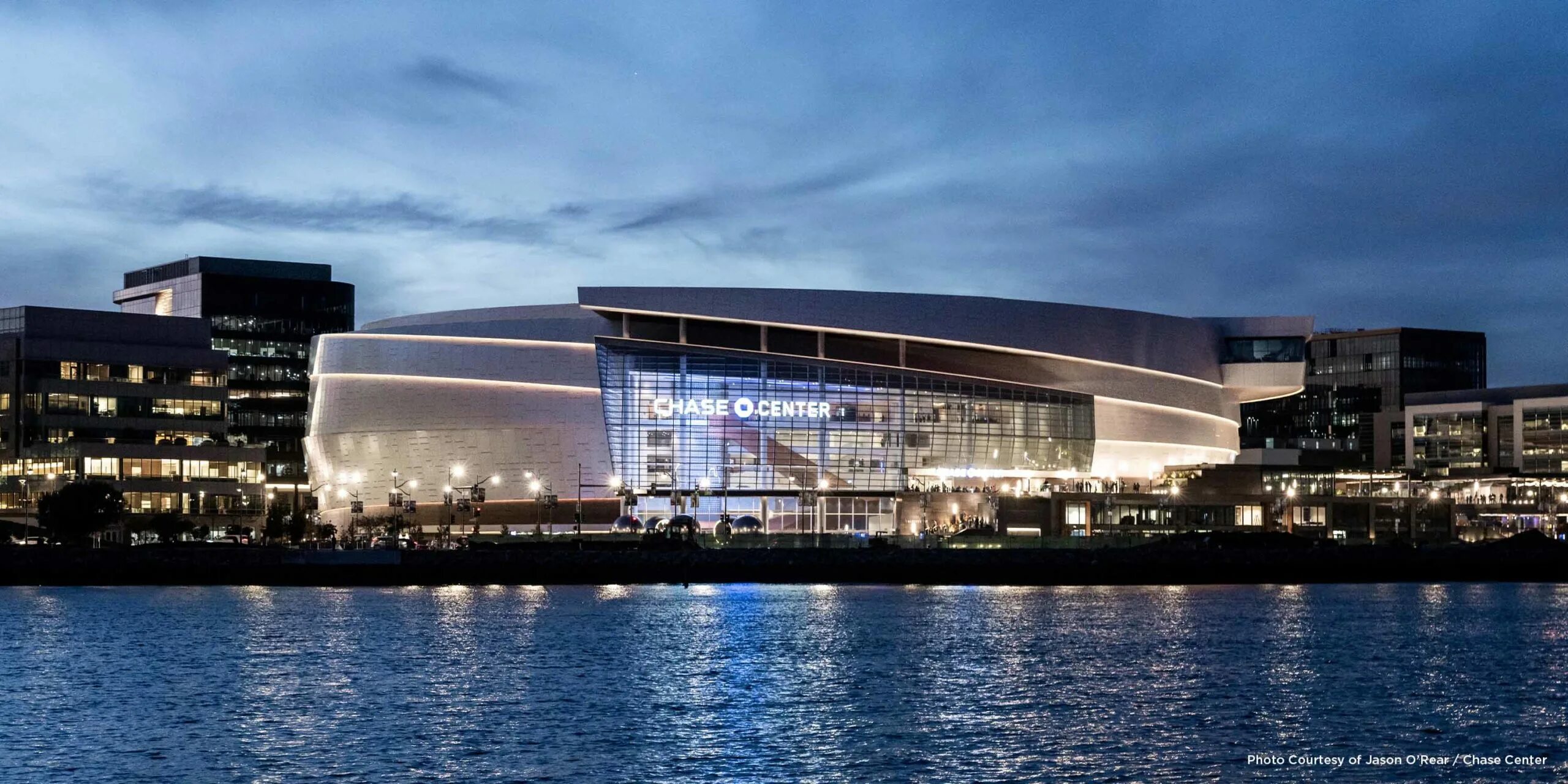Сане центр. Чейз центр сан франциско. чейз-центр стадион. «chase center» san francisco вмещаемость. chase center gsw.