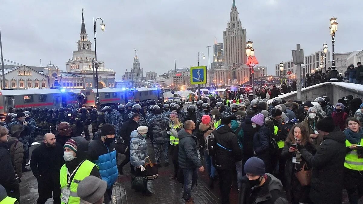 Митинги в России 2021 Навальный. Митинг в Москве 24 февраля 2022. Протесты в России. Митинги февраль 2021. Митинги россия февраль