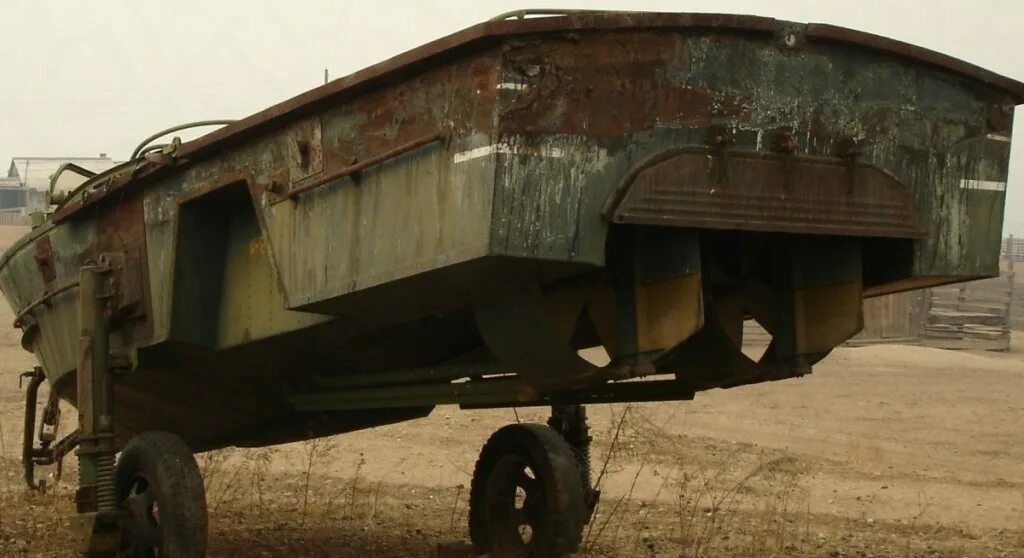 Катер бмк-150. Армейский катер бмк 150. Бмк-150м буксирно-моторный. Катер бмк-150. Бмк-90 буксирно-моторный катер.