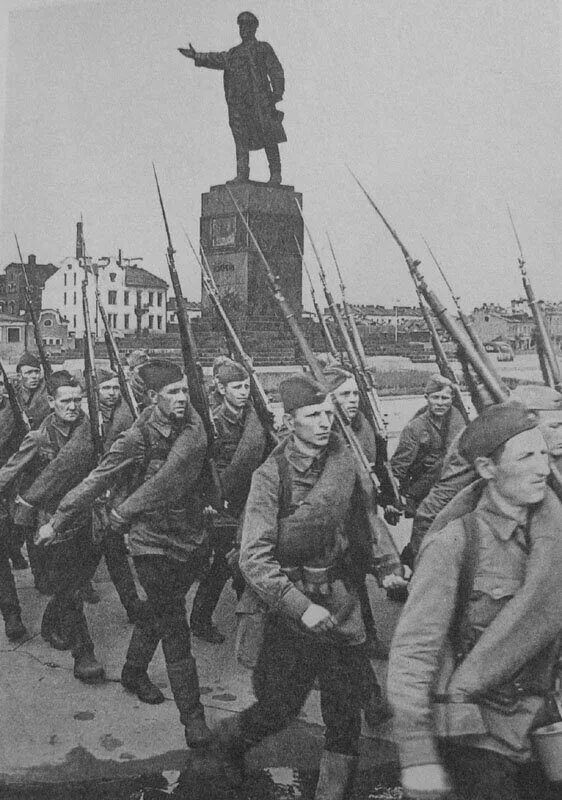 Народное ополчение ленинграда в годы великой отечественной войны. Дивизии народного ополчения ленинграда. Блокада ленинграда дивизия народного ополчения. Народное ополчение ленинграда. Народное ополчение кировского завода 1941-1945.