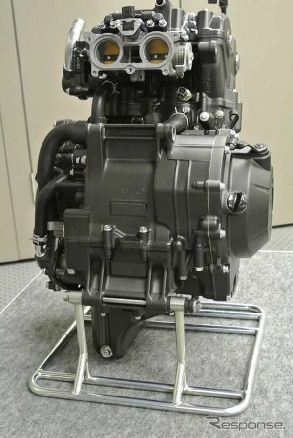 Двигатель honda мотоцикл. Honda 400cc двигатель. Мотор 400cc двухцилиндровый. Zongshen 400cc двигатель. Honda cc400.