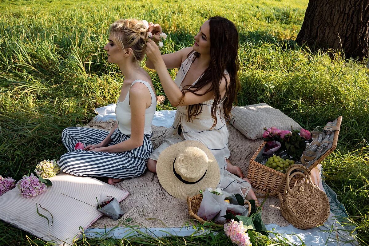 фотосессия подружек на природе. девичник на природе идеи. фотосессия подруги на пикнике. фотосессия подруги на пикнике. пикник подруга.