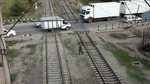 Повторяться ровно