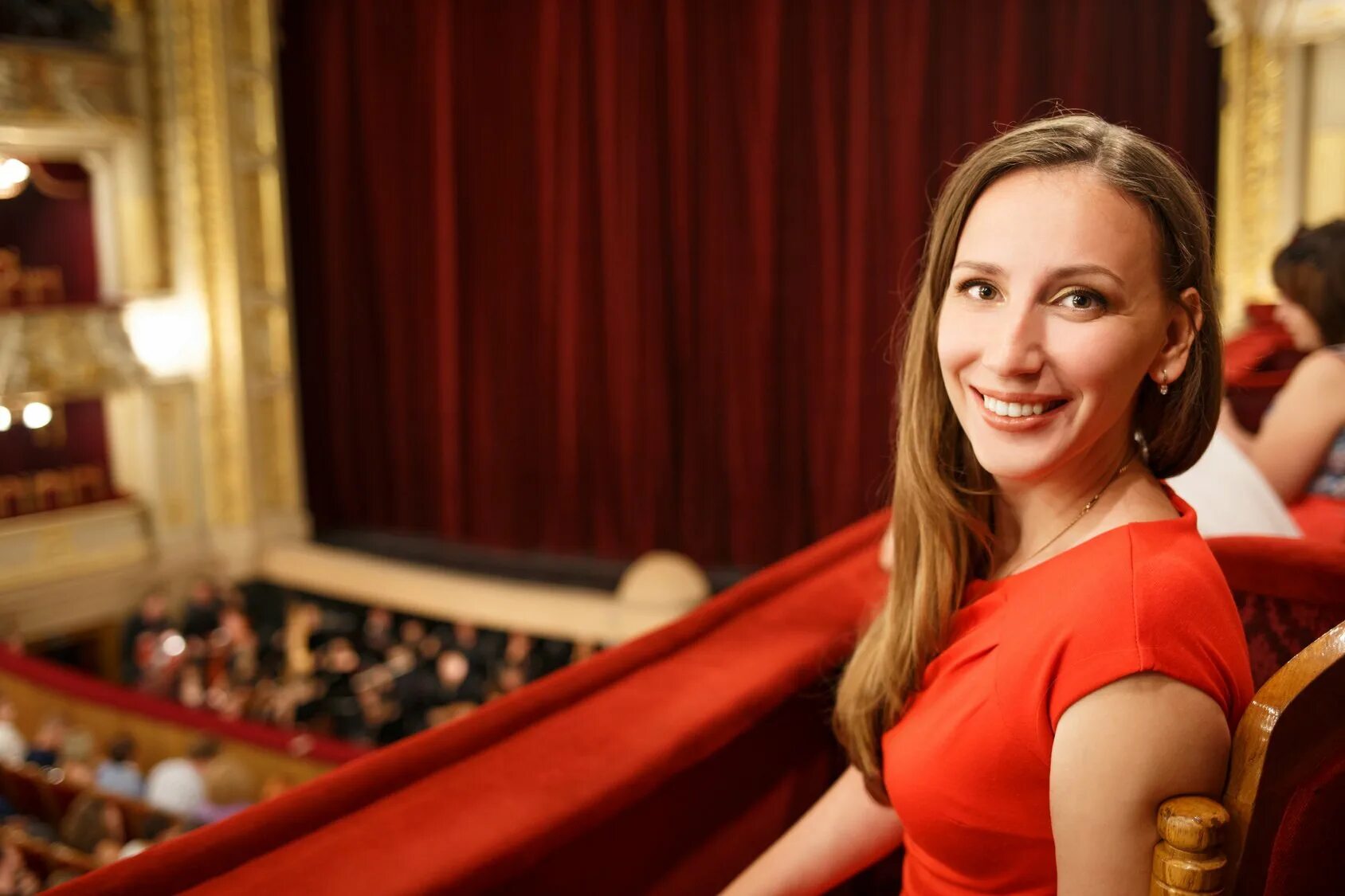 Девушка танцует. Сцена балета вектор. Девушка в театре. Стиль кабаре и бурлеск. Девушка поет на сцене.