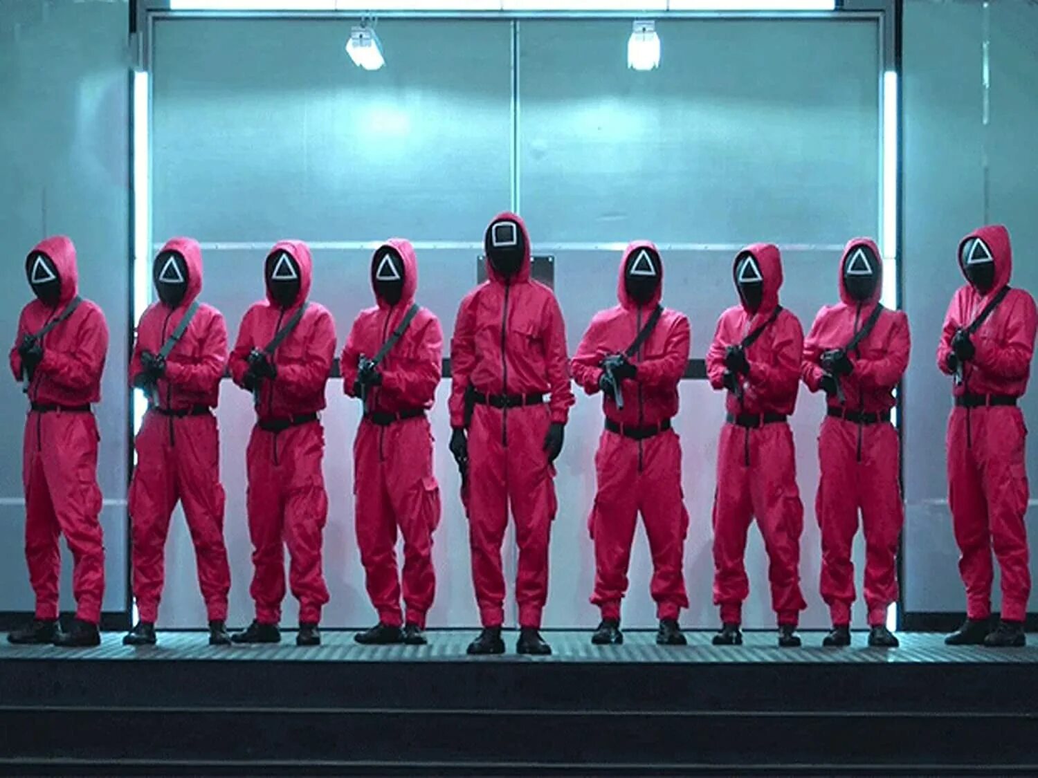 Шестой раунд дорама. Кальмар 2021. Чон хо ён сэ бёк. Кальмар 2021. Военкомат игра в кальмара.