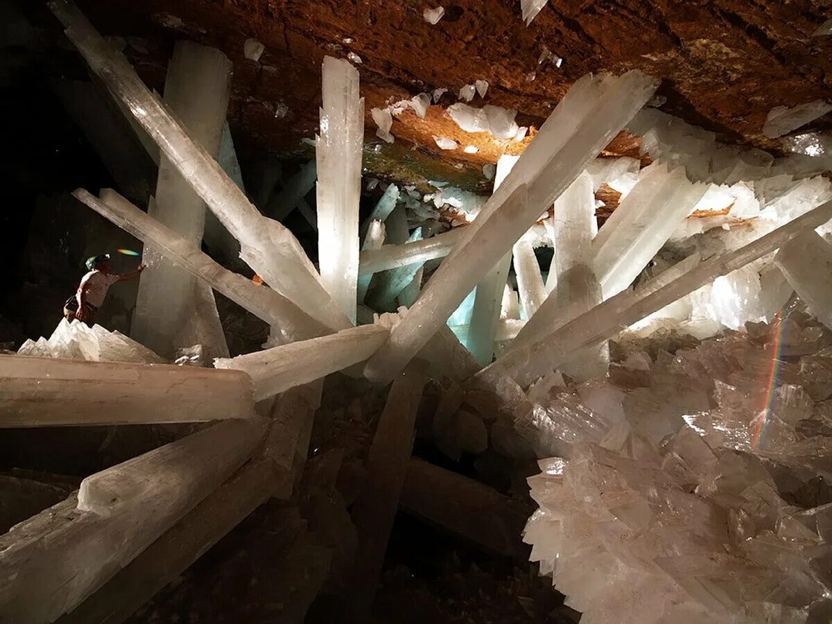 Кристалл шахты. Пещера кристаллов (Cueva de los cristales), Мексика. Пещера кристаллов гигантов в Мексике. Пещера Куэва де Лос Кристалес. Пещера кристаллов Найка в Мексике.
