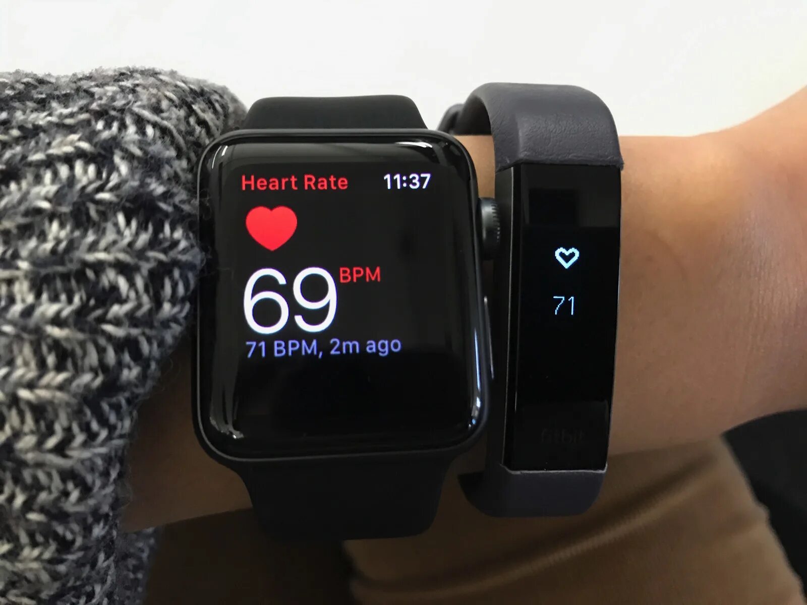Heart tracker. Heart rate below 60 bpm. daily fitness tracker. ok200 heart rate.