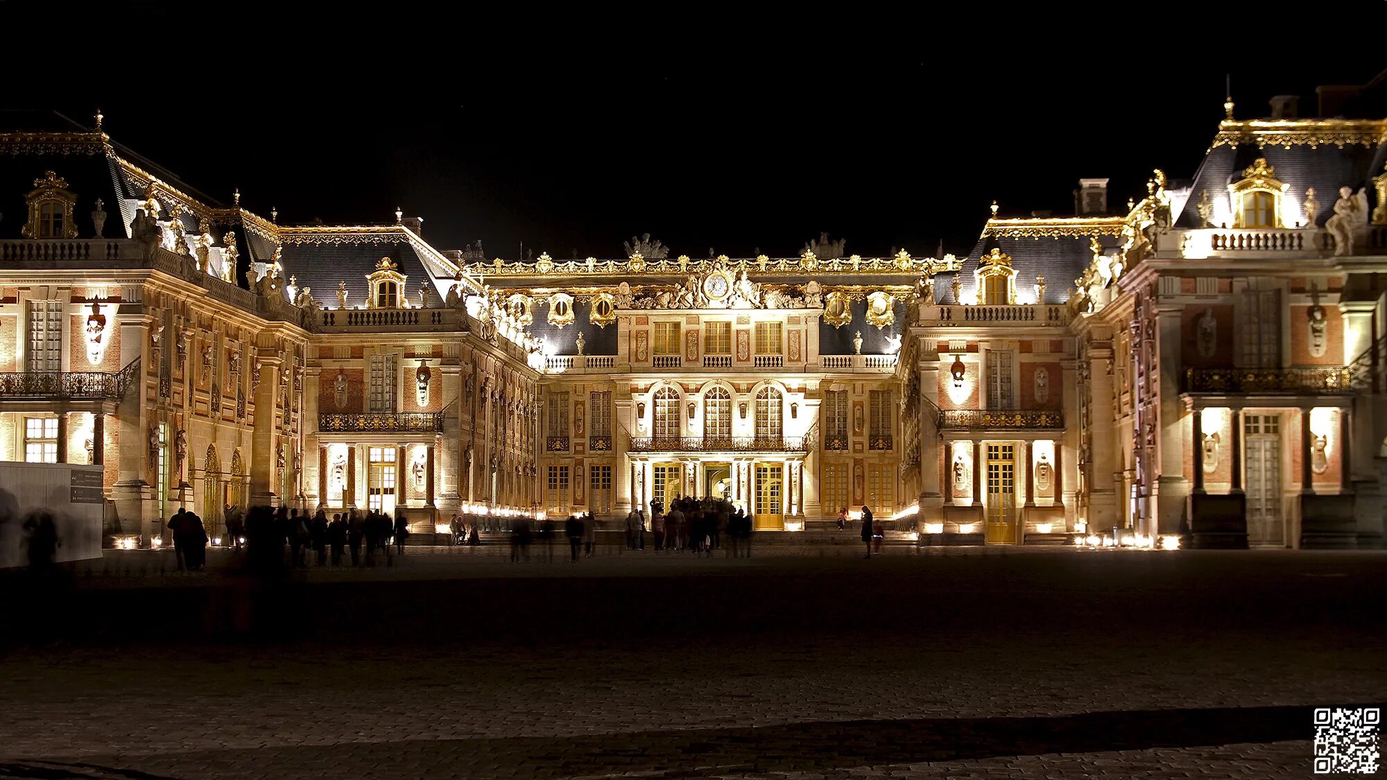 Версаль сергиев посад ночной. Версальский дворец дворцы Франции. Версальский дворец ночью. Елисейский дворец Париж. Версальский дворец Франция Эстетика.