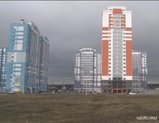 Жк новая высота. Орёл город. Орёл город. Ленские высоты жилой комплекс. Статуя орла в городе орел.