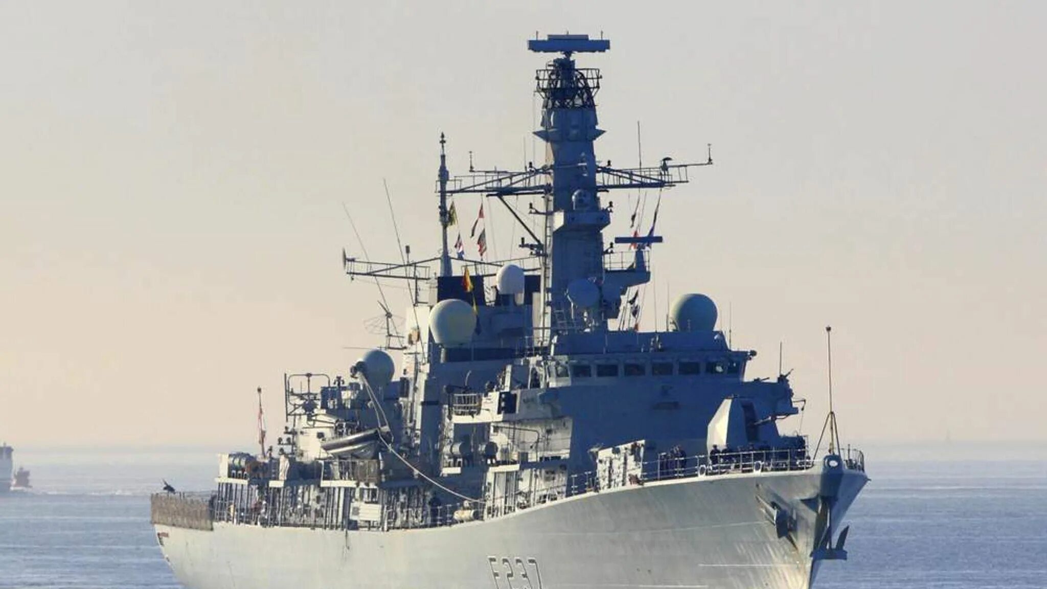 Сообщить корабль. Westminster фрегат. hms westminster. корабль вестминстер.