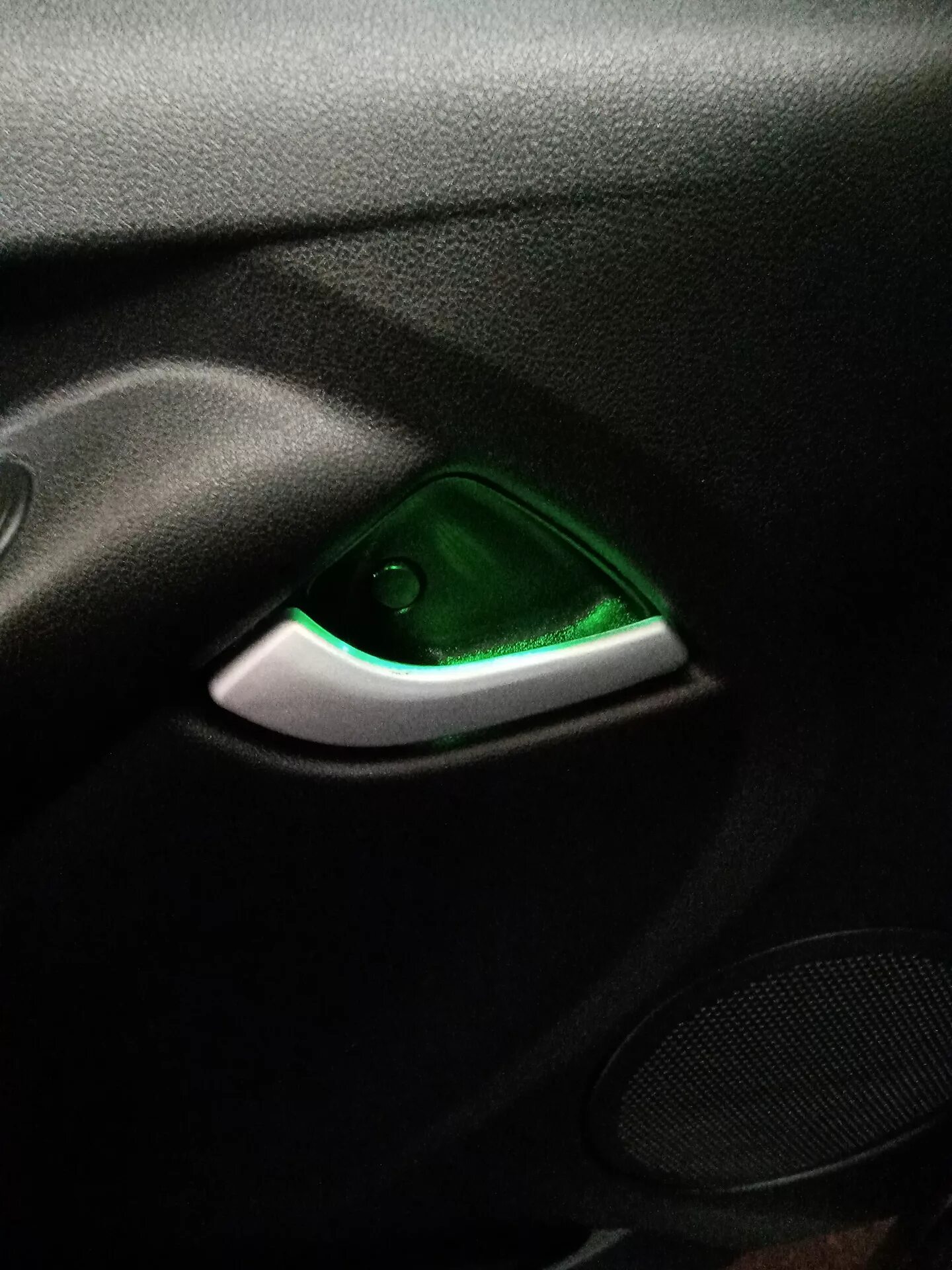 Подсветка ручек дверей пежо 508. Подсветка дверных ручек пежо боксер. Подсветка внутренних ручек инфинити fx37. Подсветка ручек джили мк. Подсветка внутренних ручек дверей бмв е39.