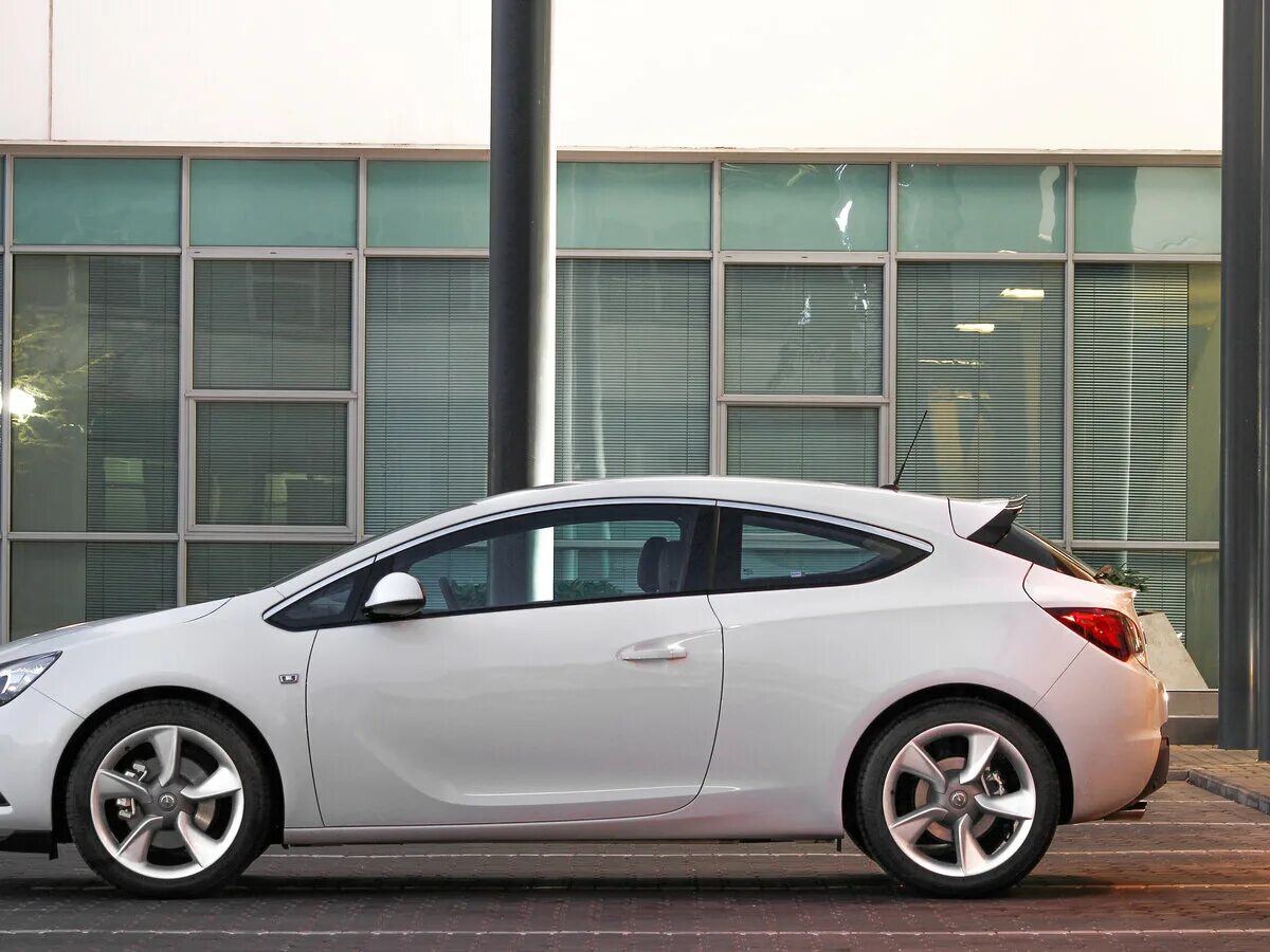 Opel Astra GTC 2013. Opel Astra j GTC. Opel Astra j GTC 2013. Opel Astra j GTC белый. Опель автомат хэтчбек