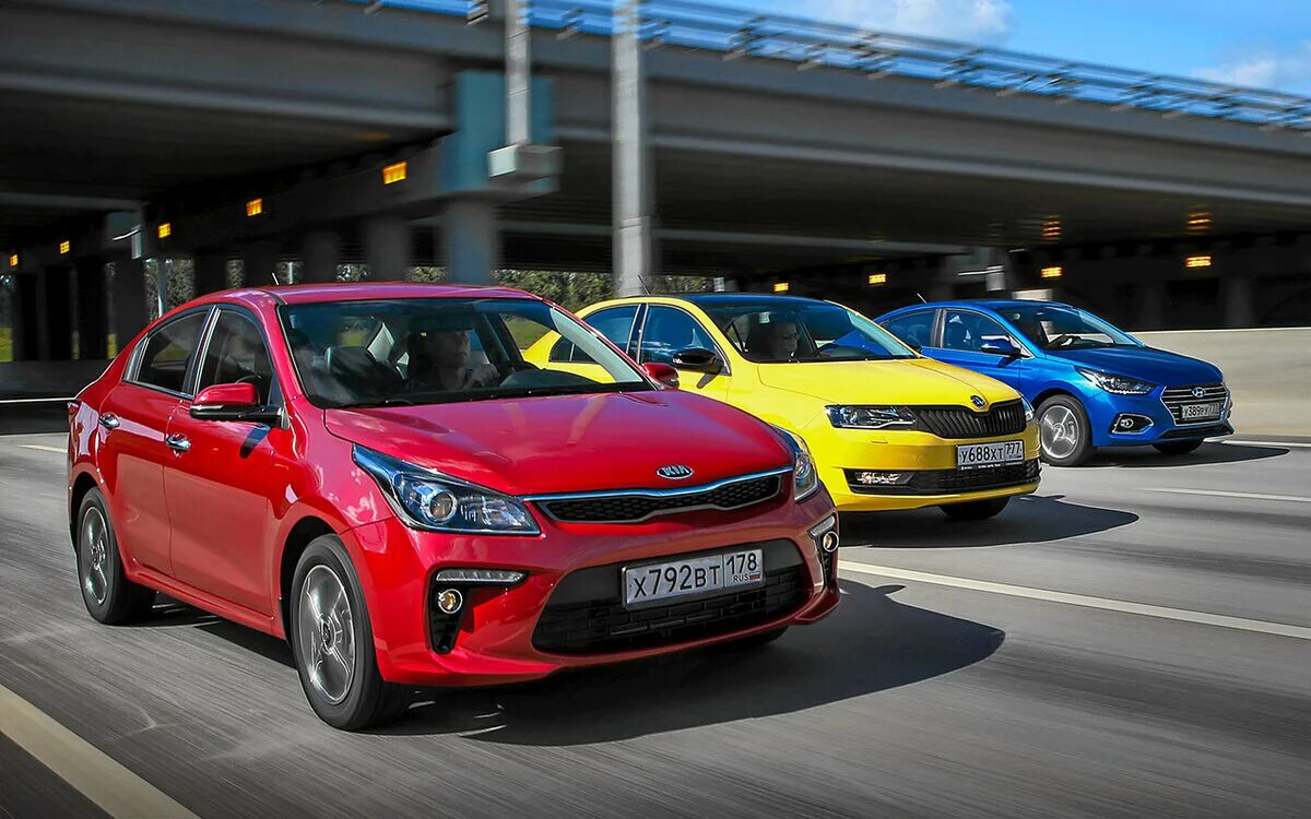 Лучший вариант авто. Kia rio 2015. Opel adam салон. Мужчина в автомобиле. Олег амиров автоэксперт.