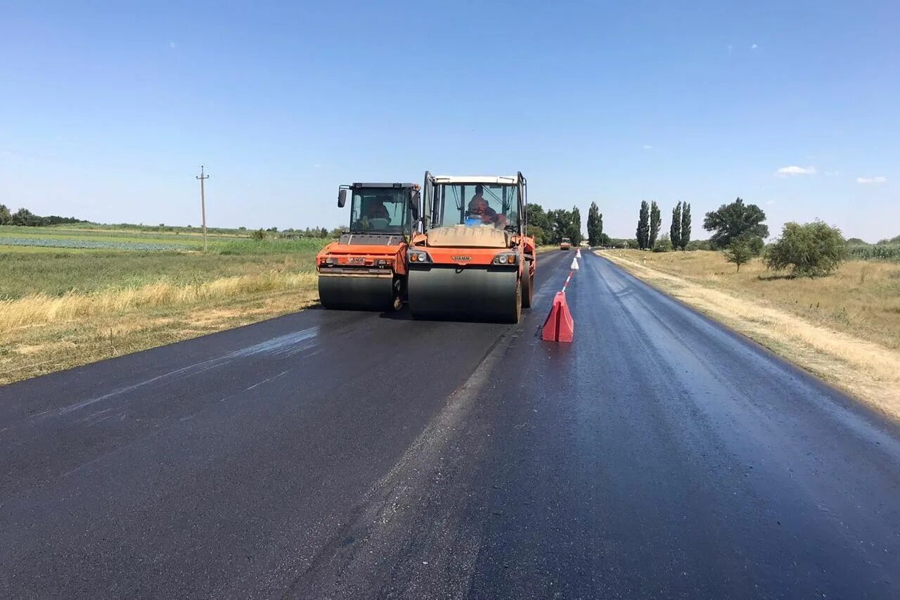 Автомобильные дороги ростова на дону. Трасса Ростов Семикаракорск Волгодонск. Дороги Ростовской области. Дорога Ростов Волгодонск. Ремонт трассы.