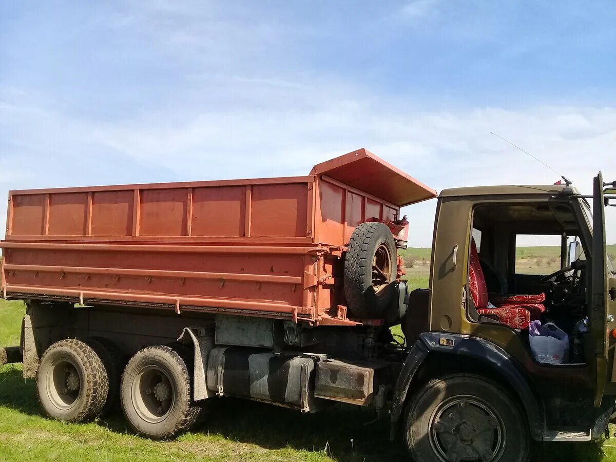 Камаз 5320 сельхозник. Камаз 55102 с кму. Камаз 5320 самосвал. Камаз сельхозник для фс 17. Самосвальный кузов на камаз 55102.