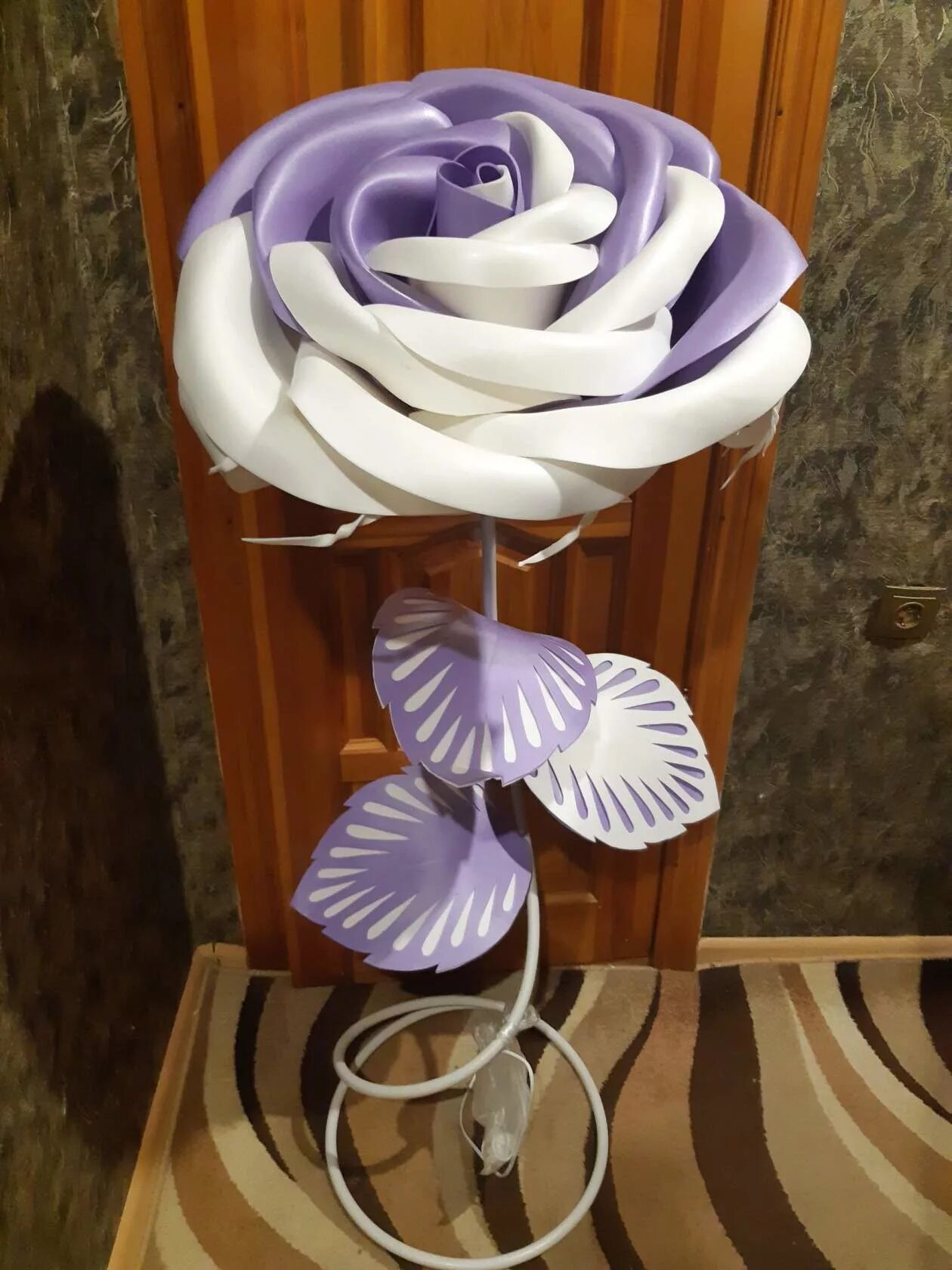 поделки из изолона и фоамирана своими руками. поделки из изолона. цветы из изолона. большие цветы из фоамирана. что можно сделать из изолона кроме цветов.