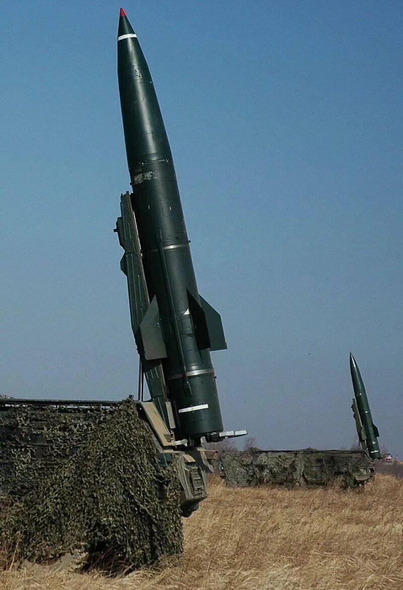 Точка у ракета 9м79. Корпус кассетной ракеты. Кассетная ракета в севастополе. Кассетная ракета в севастополе. Кассетная ракета в севастополе.