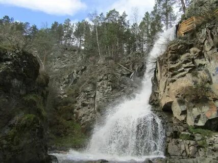 Камышлинский водопад горный