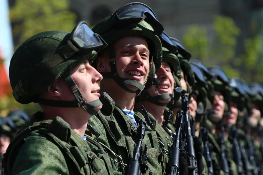 Фотографии военных