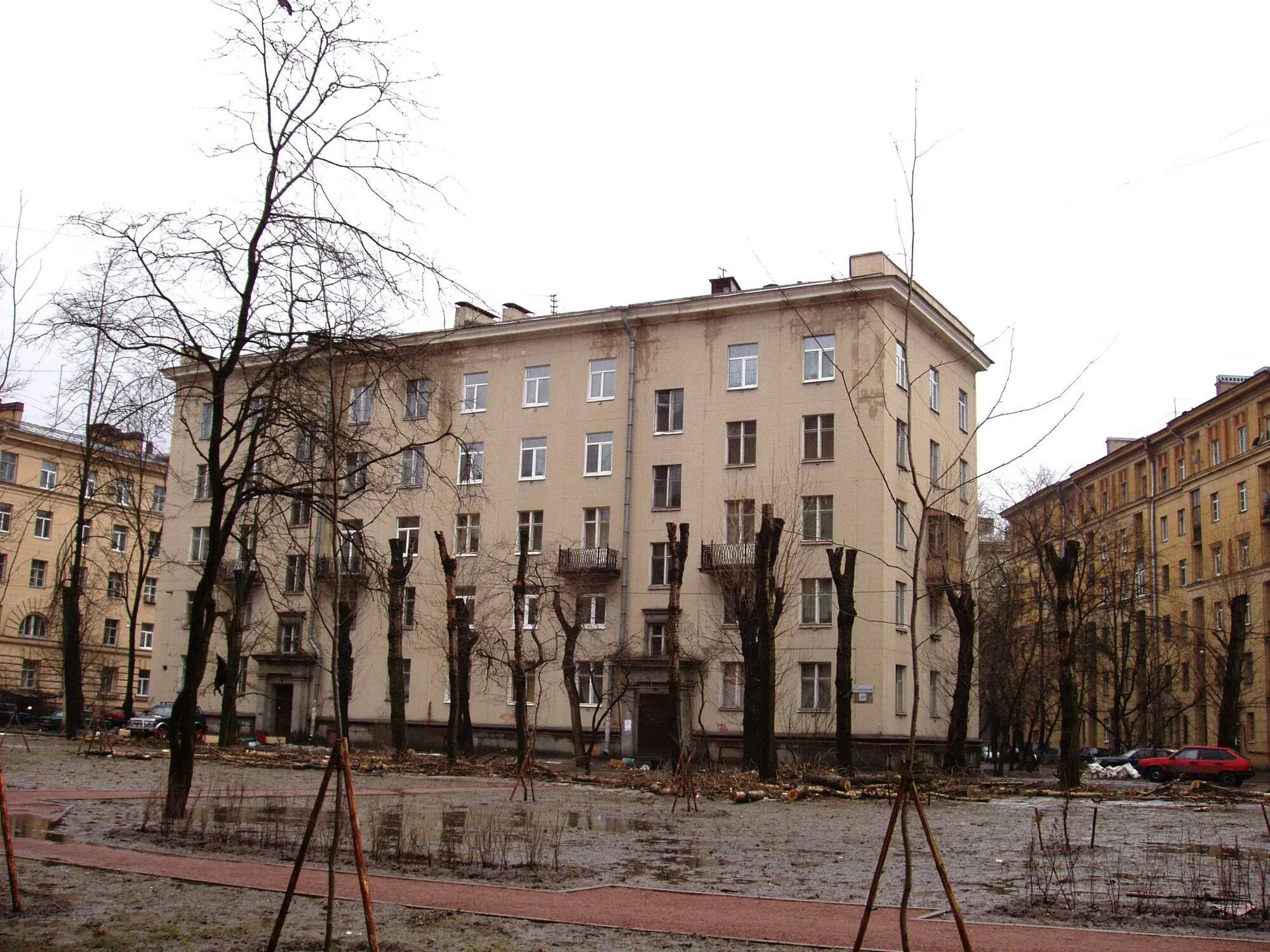 Первый панельный. Полярников 10 Санкт-Петербург. Полярников 10 первая хрущевка. Улица полярников дом 10. Первый крупнопанельный дом в СПБ ул полярников.