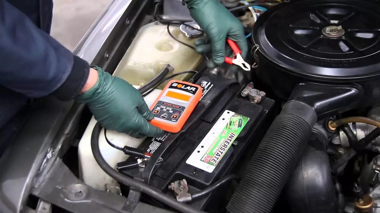 Battery maintenance. Аккумуляторы для автомобиля. Диагностика аккумулятора. Обслуживаемые аккумуляторы для автомобиля. Обслуживаемый АКБ.