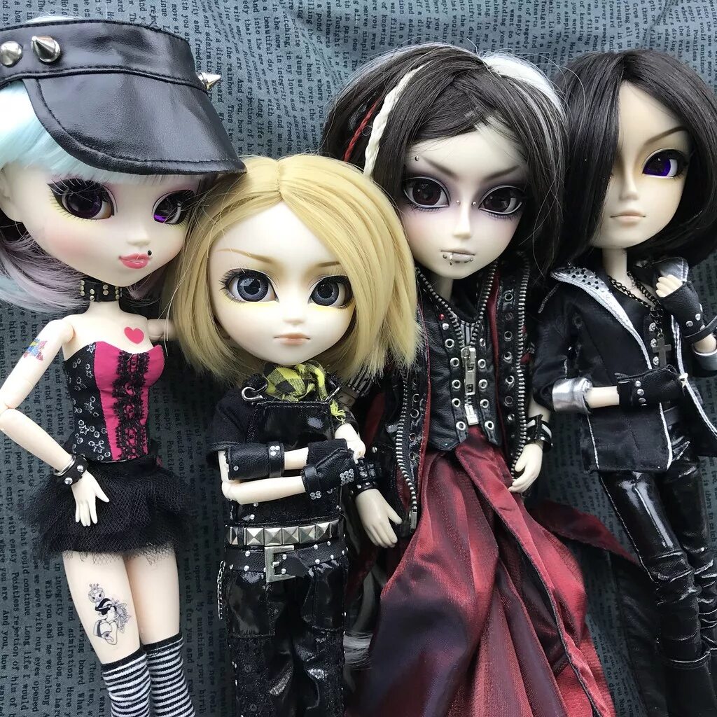 Почему куклы такие дорогие. Куклы пуллип и блайз. Самые редкие куклы монстер хай в мире. Почему куклы такие дорогие. Пуллип токидоки.