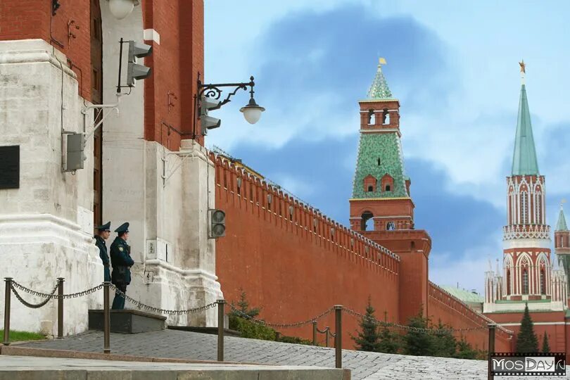 20 kremlin. Никольская башня Московского Кремля. Кремлевская стена Никольская башня. Никольская башня Московского Кремля (1491 г.. пьётро Антонио Солари);. Сенатская башня Кремля.