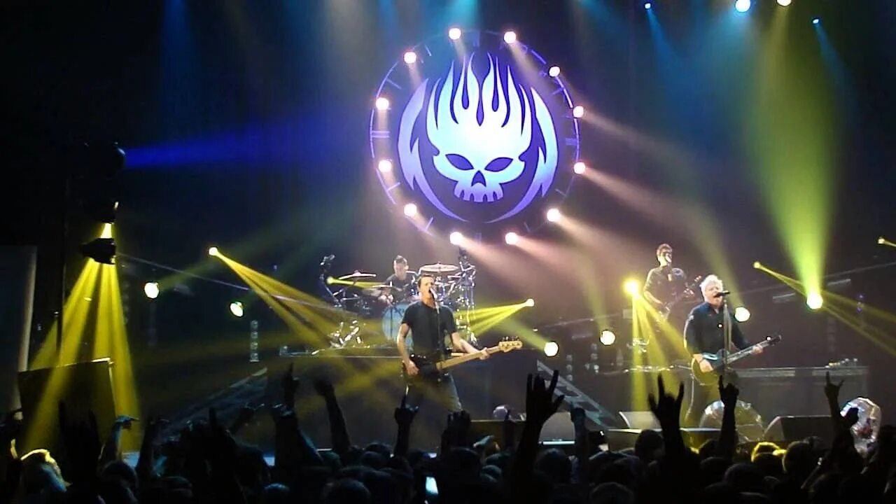 Spring group. Оффспринг концерт. offspring 1990 концерт. offspring live. offspring live 1990s.