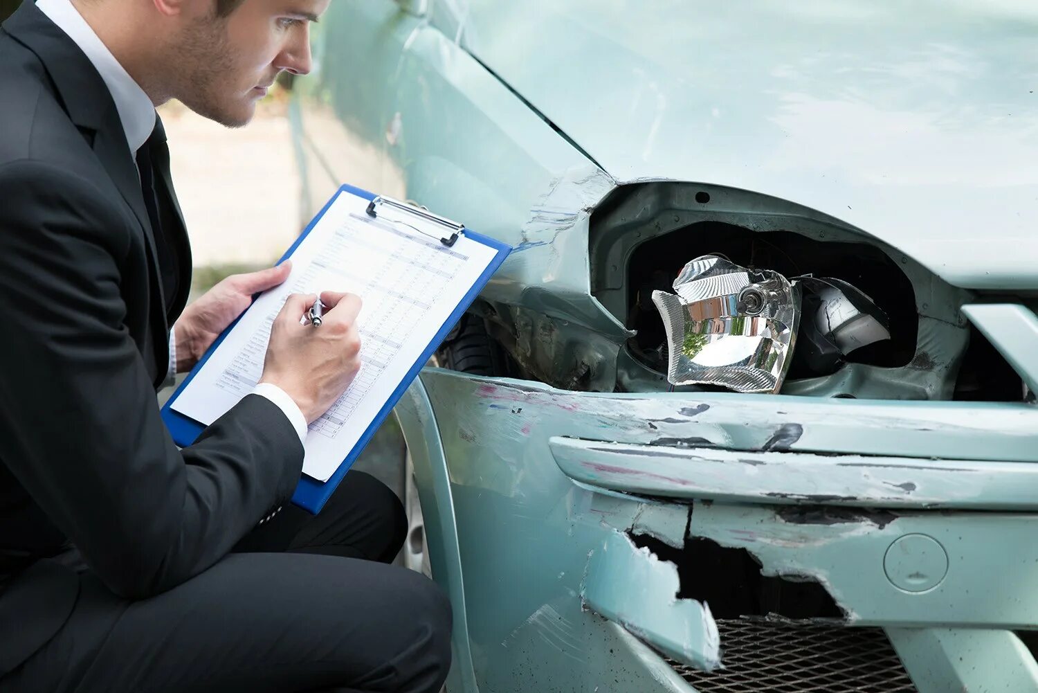 Экспертиза после аварии. Оценка автомобиля после ДТП. Независимая оценка ущерба автомобиля после ДТП. Независимая автотехническая экспертиза автомобиля. Оценщик автомобилей.