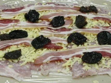 Рулетики бекон чернослив