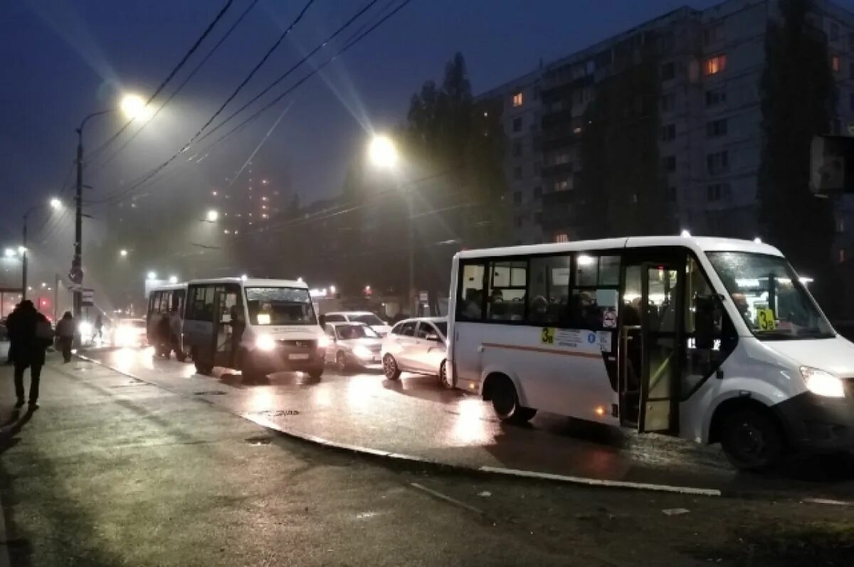 Остужева воронеж маршрутки. Общественный транспорт воронеж. общественный транспорт ночью воронеж. воронежский автобус. общественный транспорт 32.