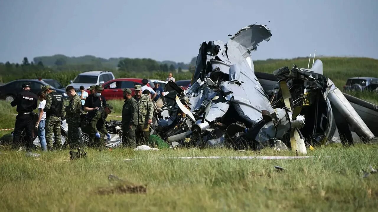 Откуда и куда летел самолет разбившийся сегодня. Катастрофа в непале самолета. Российские самолеты. Авиакатастрофа боинг 737 в китае. Непал авиакатастрофа yeti airlines.